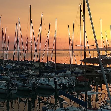 Hotel Kenese Balatonkenese Luaran gambar